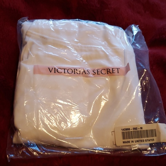 Victoria's Secret Pants - NWT Victoria Secret White Yoga Pant